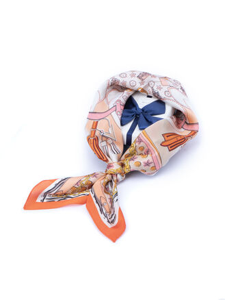 Dámský hebký šátek se stylovým designem s řetízky, přívěsky a ornamenty oranžová