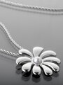 Náhrdelník, nápadný řetízek z chirurgické oceli s květem